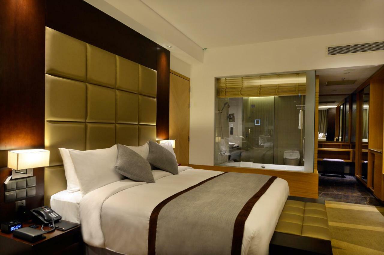 Business Class Room