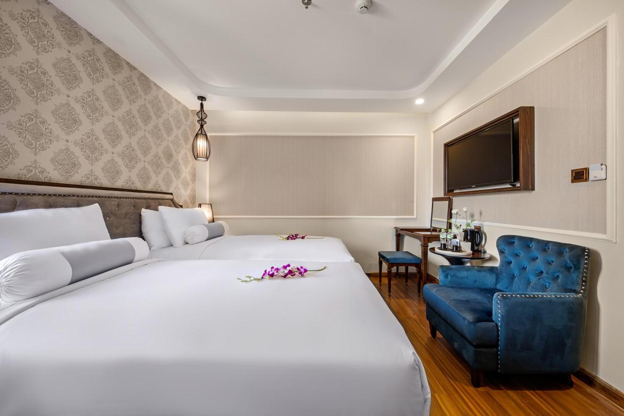 Deluxe Double Room with City View