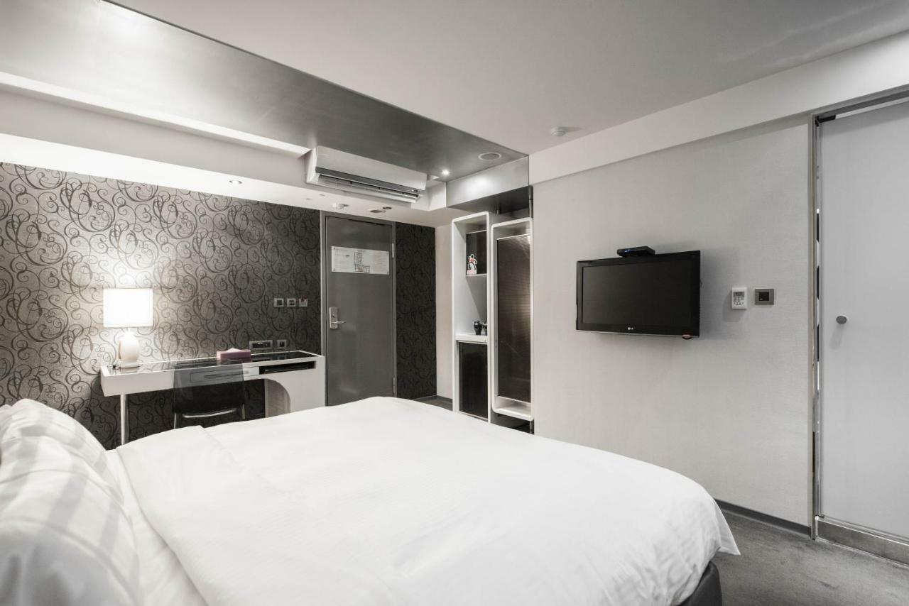 Premier Double or Twin Room,64157935:JPEG