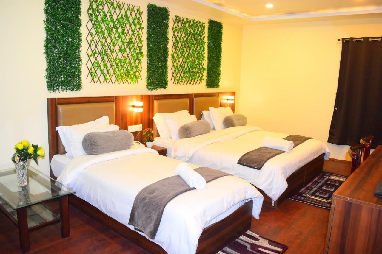 Deluxe Family Room