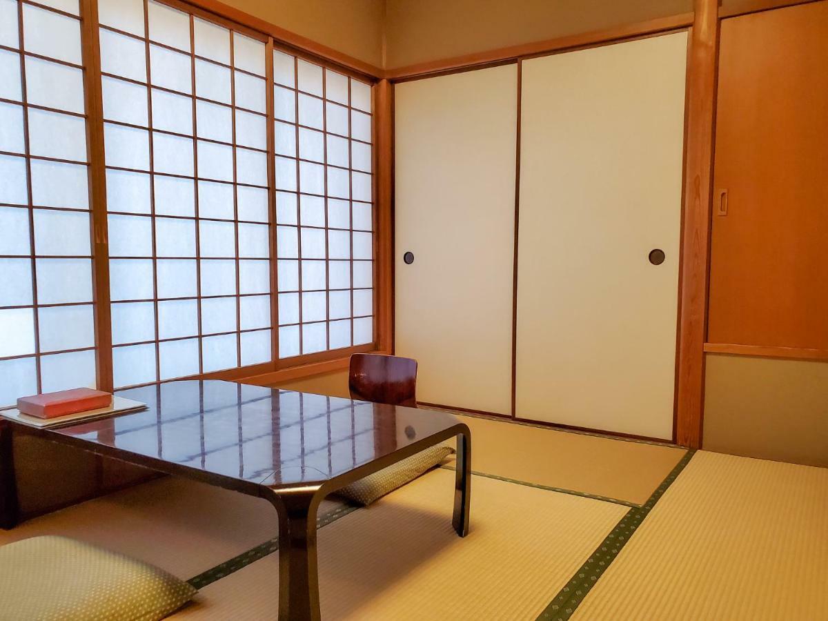 Japanese-Style Room