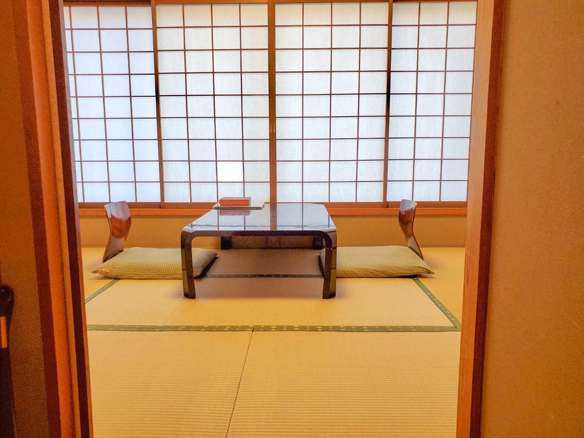 Japanese-Style Room