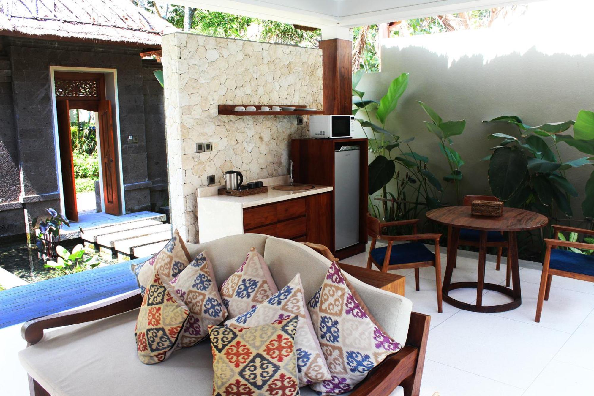 Deluxe Pool Villa with Free One-Time Floating Breakfast