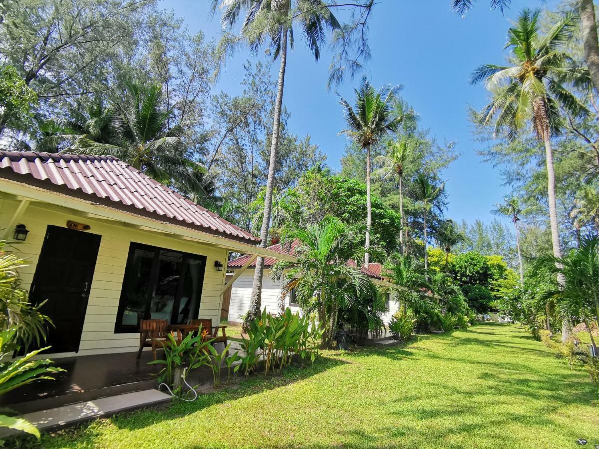 Deluxe Bungalow with Garden View