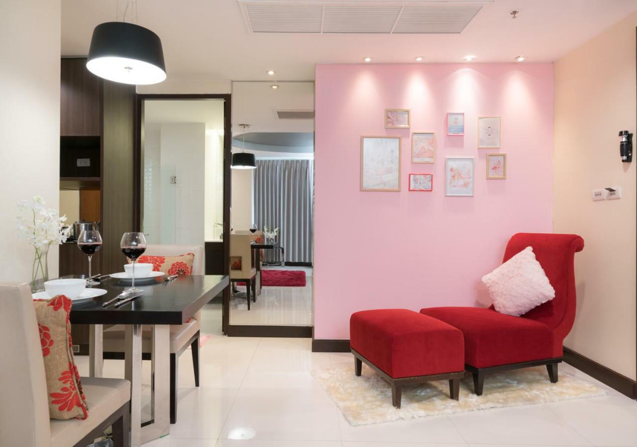 Theme room