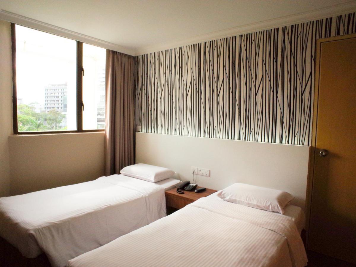 Connecting Room