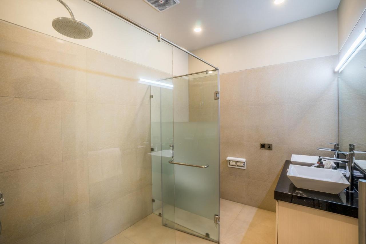 Deluxe Studio Including 1x Spa Complimentary Morning Yoga Non-Motorize Activities Shuttle Service within Lovina Area
