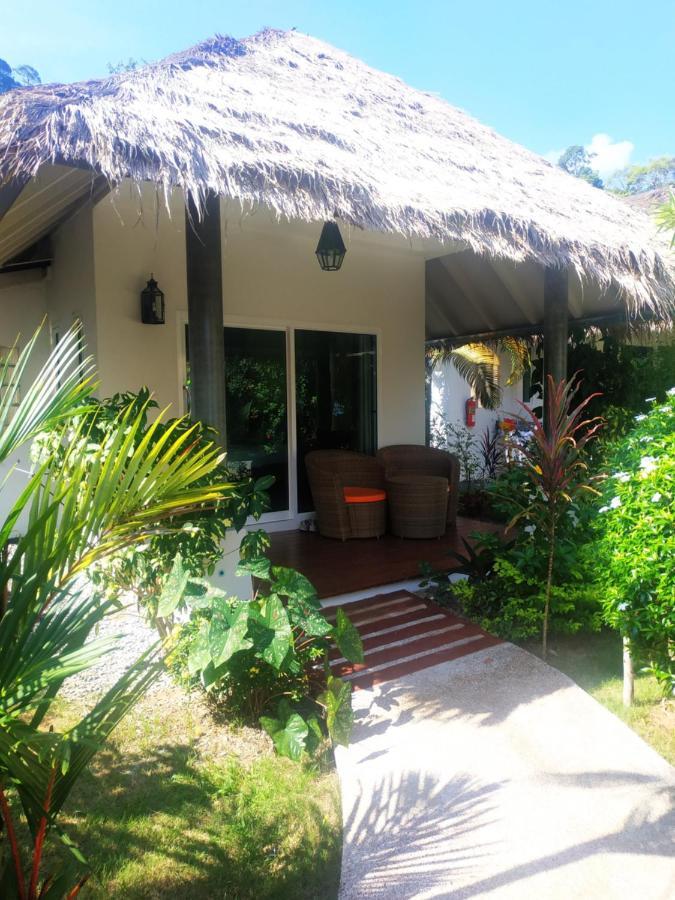 Bungalow Deluxe con balcón y vistas al mar