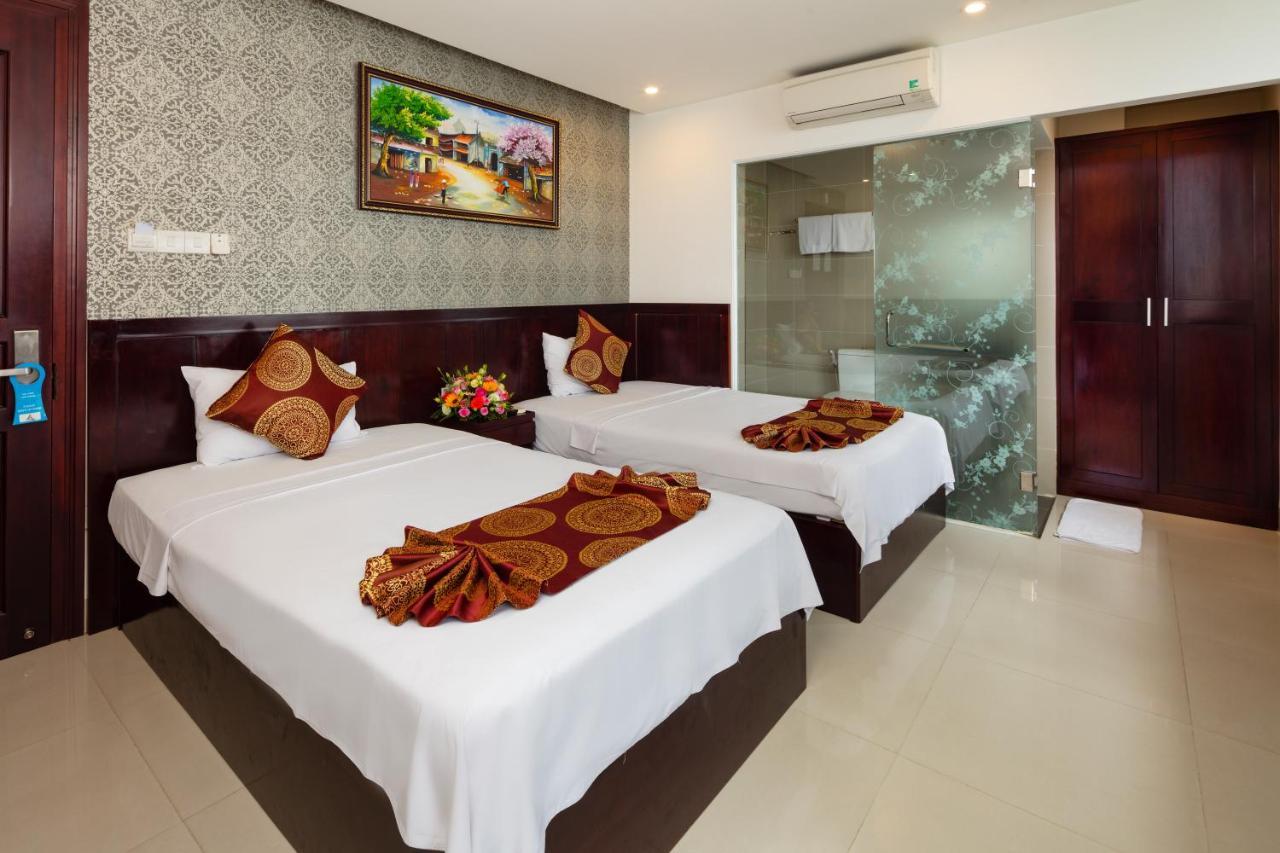 Deluxe Twin Room Balcony City View