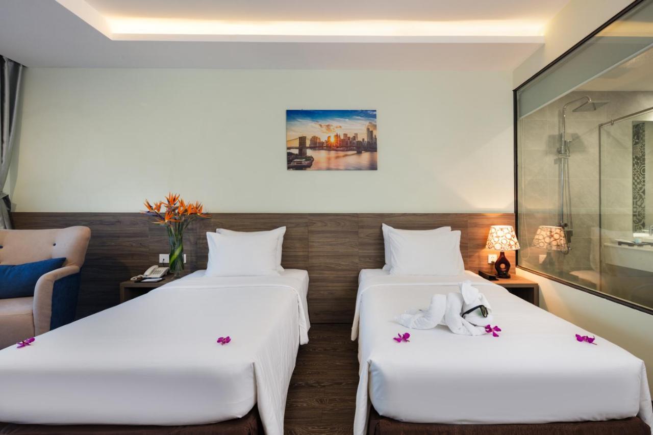 Double or Twin Room with Partial Sea View