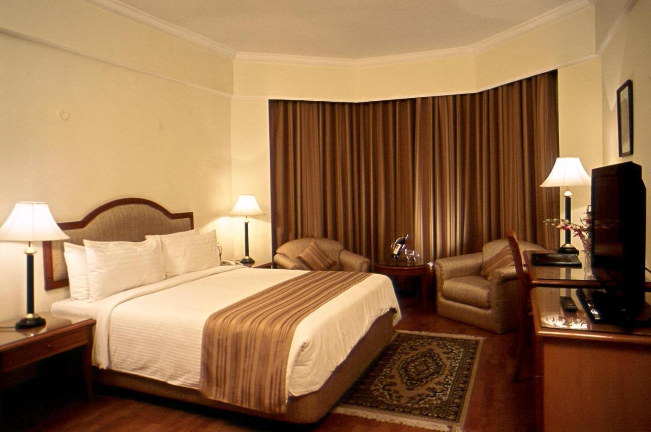 Executive Room with Early check-in and late check-out 2 hrs. (Subject to availability) , 2 pieces of ironing