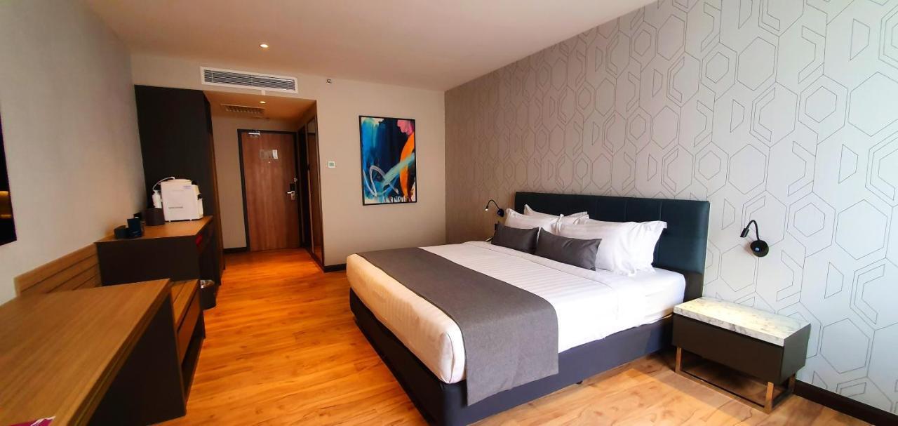 Club Deluxe King,1453422481:JPEG