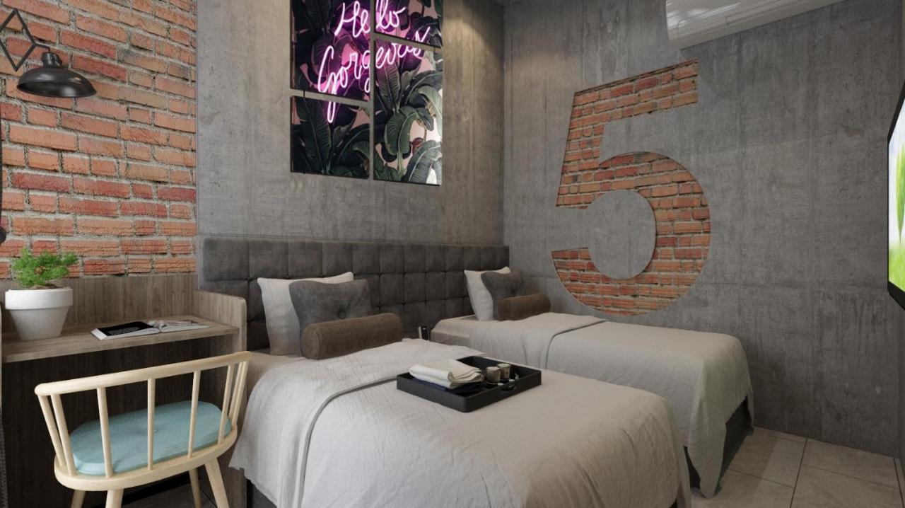 Standard Twin Room