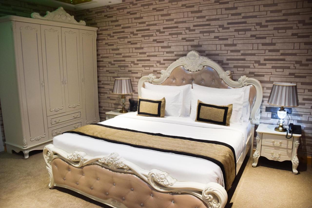 Corner Suite with Balcony & Sea View with Early Check-in & Late Check-out on Availability,979907716:JPEG