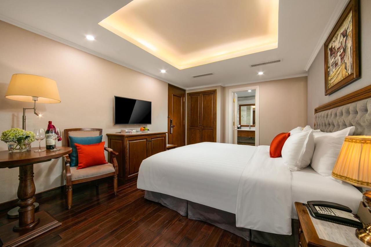 Junior Suite Balcony Bathtub,999808416:JPEG