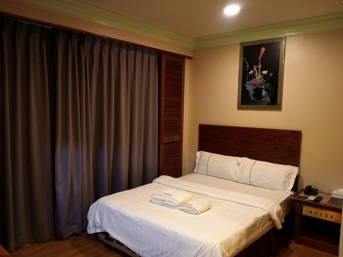 Deluxe Queen Room,1110134223:JPEG