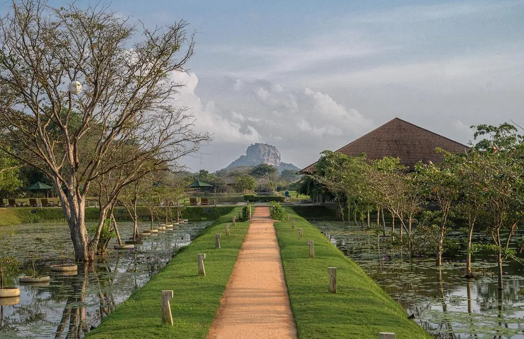 Water Garden Sigiriya - 30 Chic Designed Private Villas Overlooking Sigiriya-1