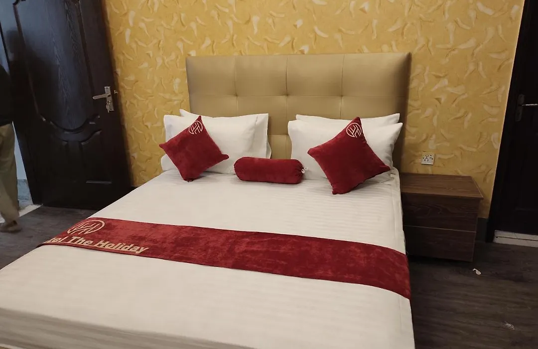 Hotel The Holiday-1