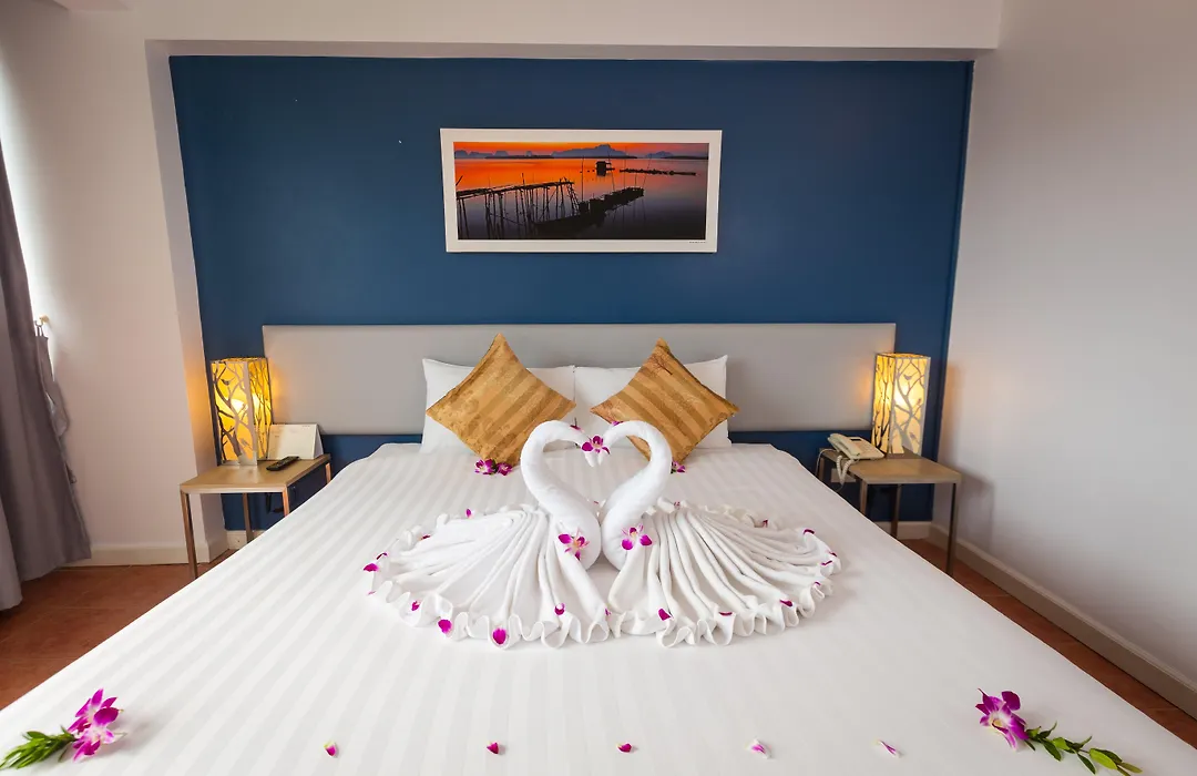 On Hotel Phuket - Sha-1