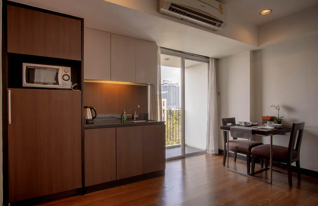 Lily Hotel Bangkok-1