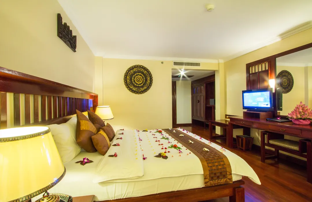 Royal Empire Hotel-1