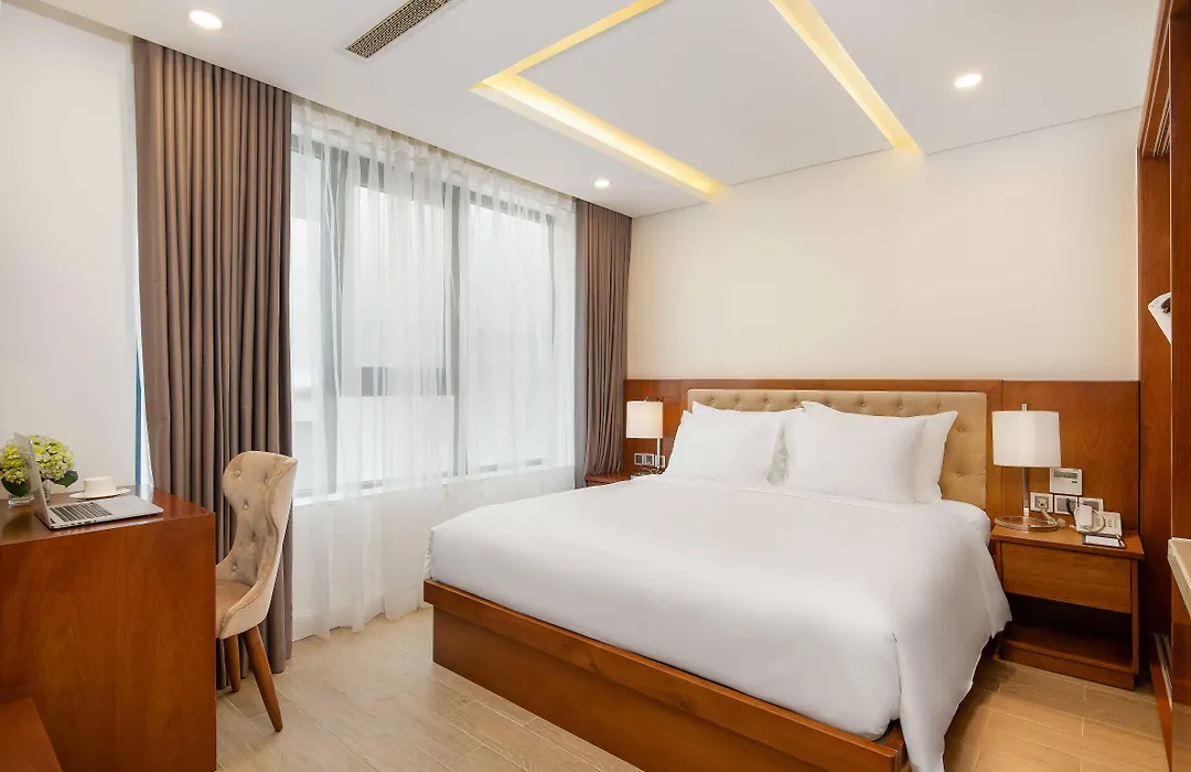Paris Deli Danang Beach Hotel-1