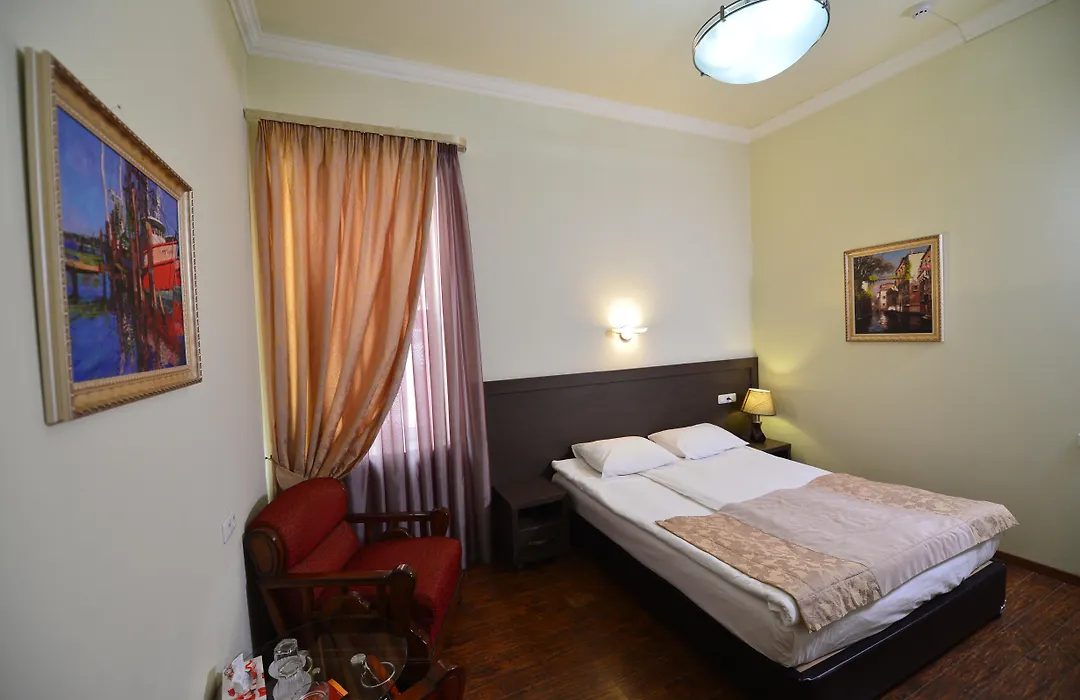 Yerevan Deluxe Hotel-1