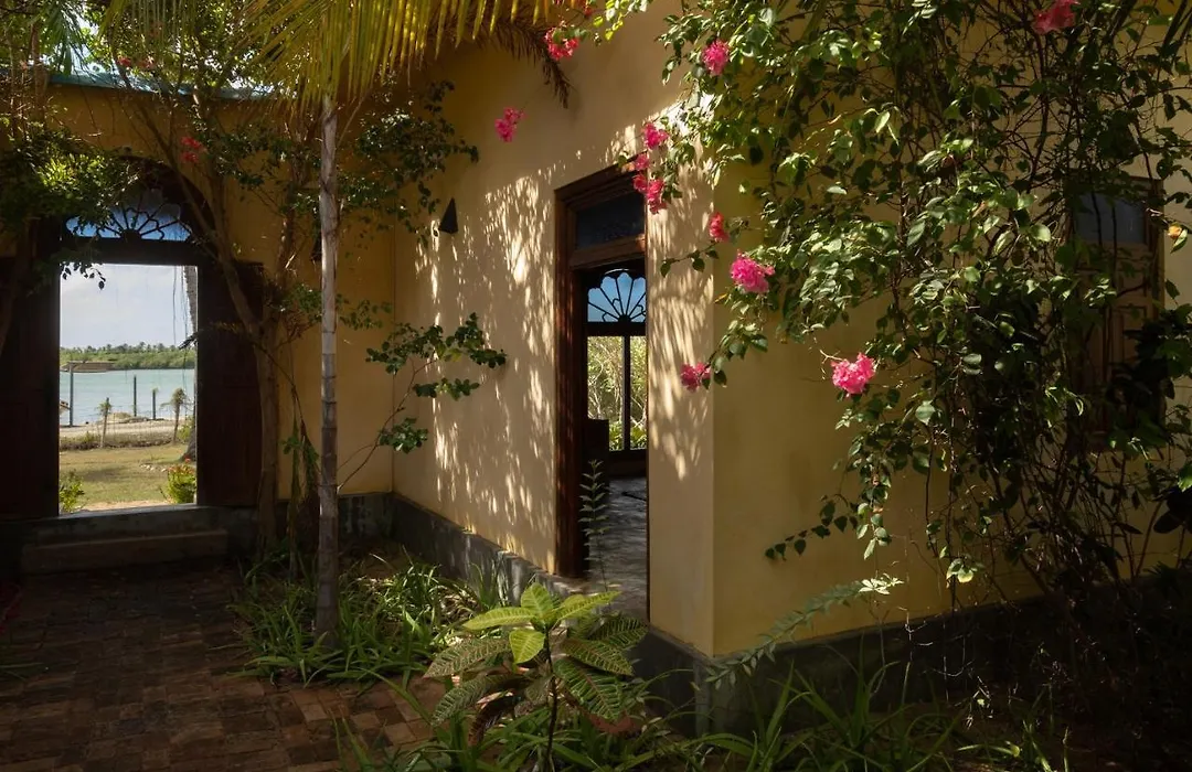 Luna Laguna-1