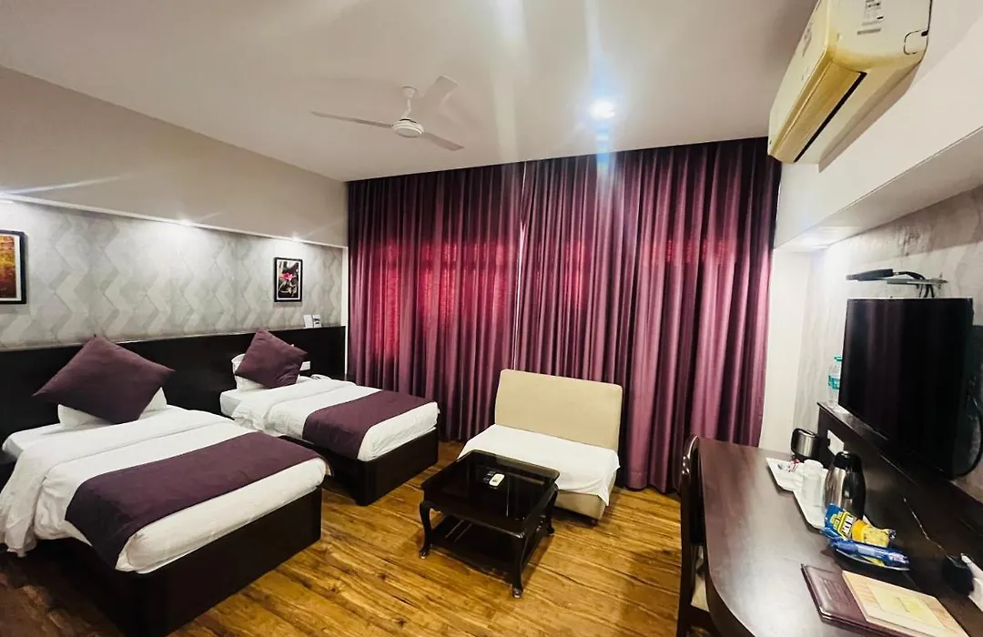 Hotel The Great Ganga-1