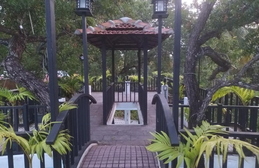 Lucky Beach Resort-1