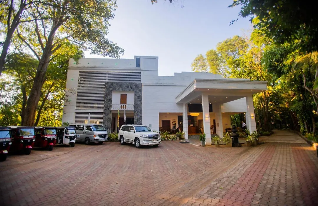 Hotel Eden Garden-1