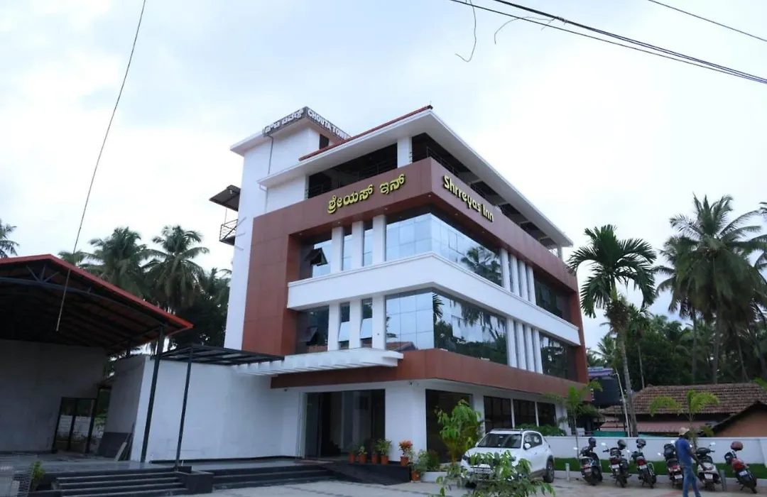 Shrreyas Inn Boarding & Lodging-1