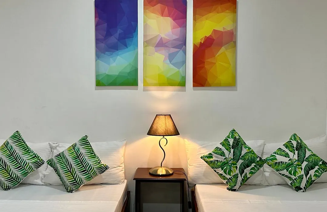 Endless Summer Hotel Baler-1