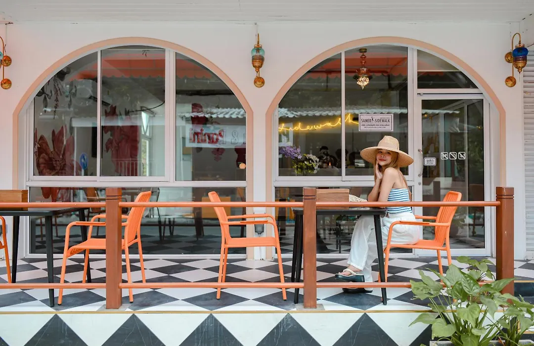 Sidewalk Boutique Hotel-1