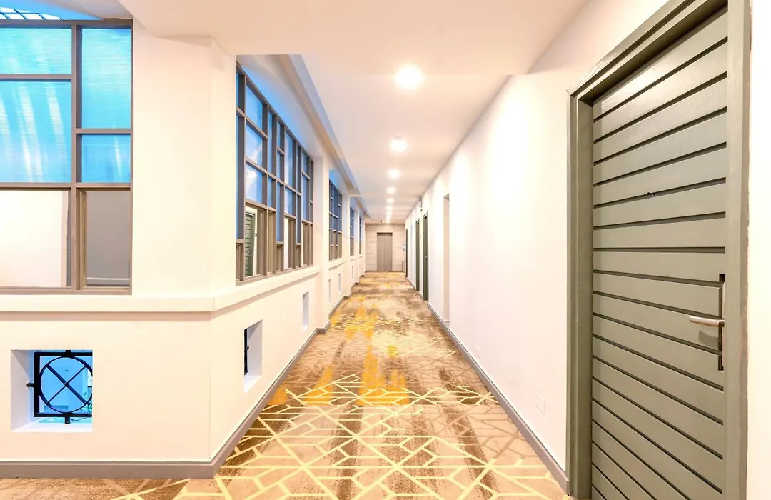 Manhattan Business Hotel, Male-1