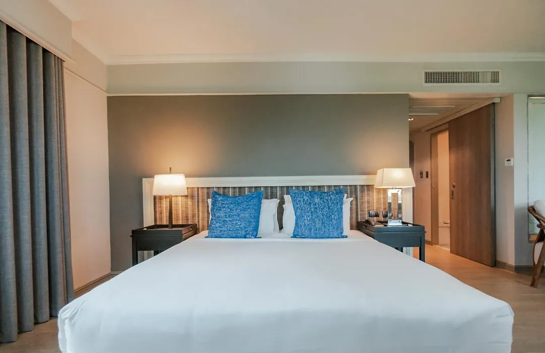 The Grand Riverside Hotel-1