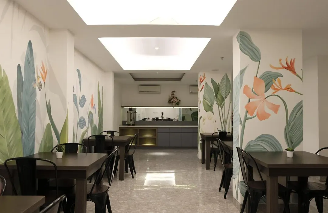 Lun Hotel Manado-1