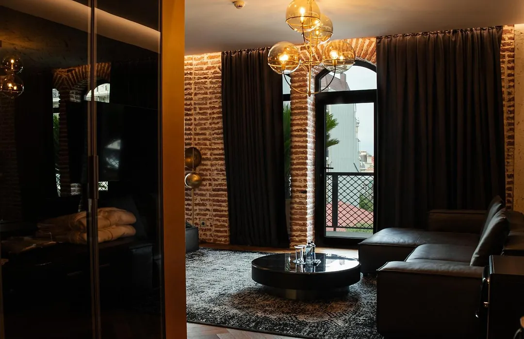 Mandarin Club House-1
