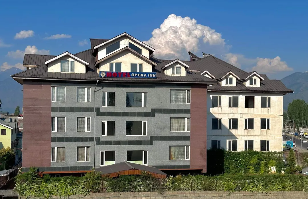 Opera Inn-1