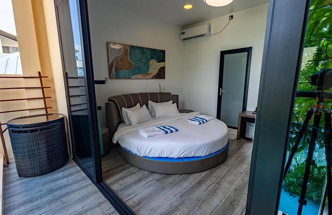 Bibee Maldives-1