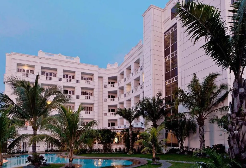 Lewis Grand Hotel-1