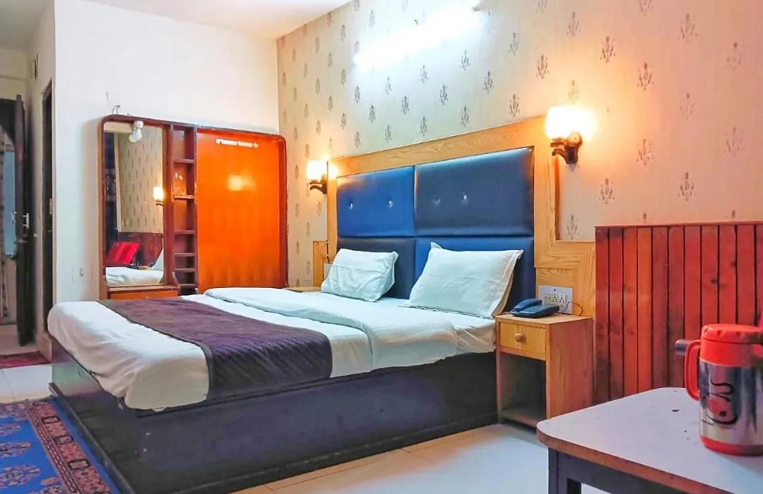 Hotel Gilbert Mountain View-1