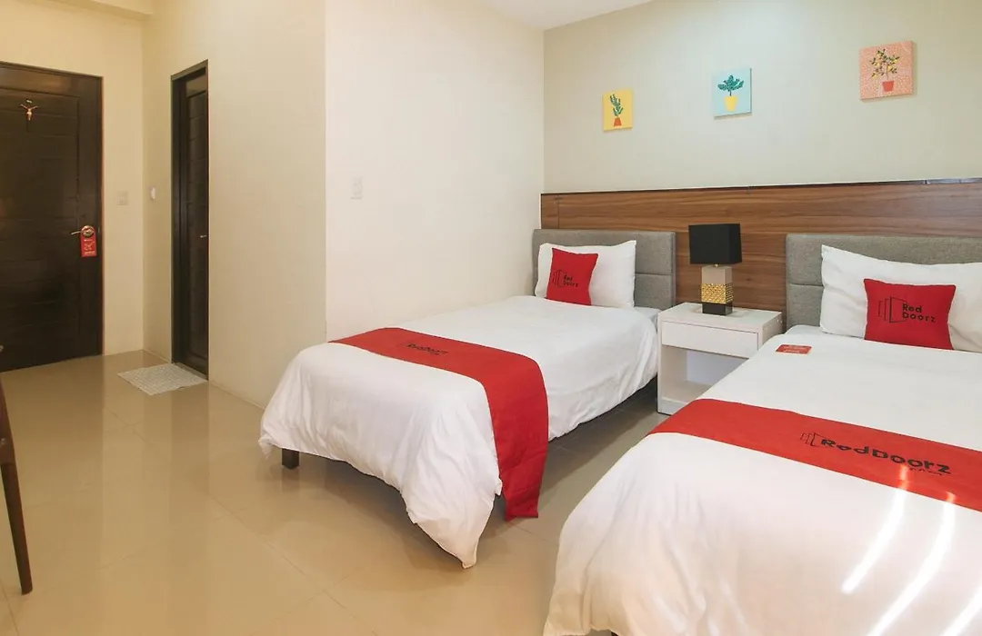 Reddoorz @ Leoncia Apartelle Mandaue City-1