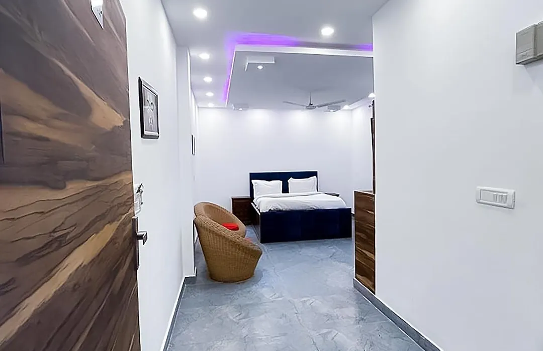 Hotel Js Garden - Near Noida Sec -132 Metro Station-1
