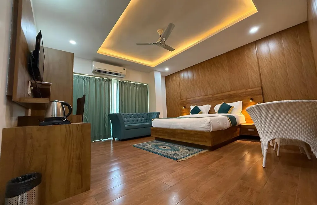 Hotel 7 Heaven-1