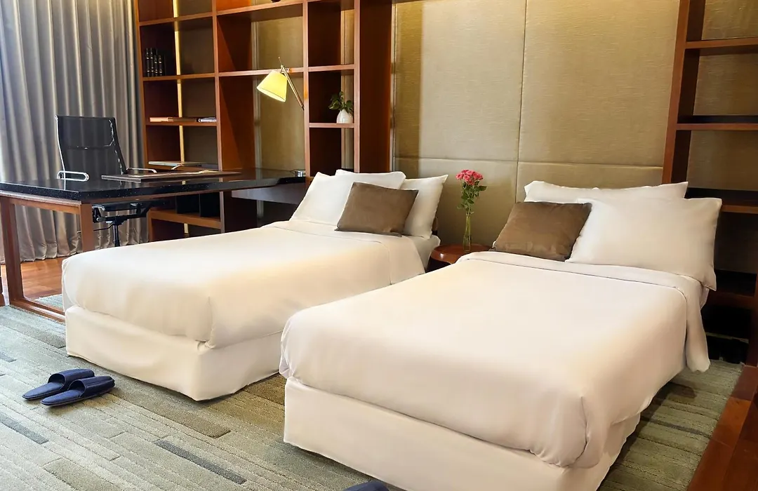 Hansar Bangkok Hotel-1