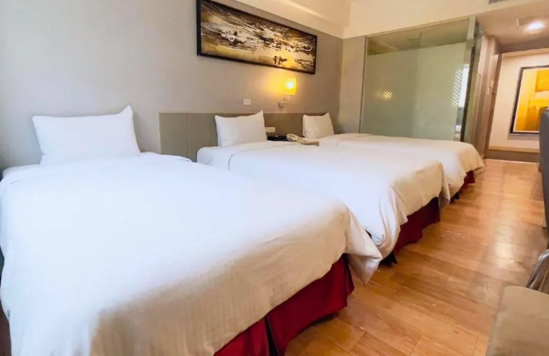 Delton Hotel-1