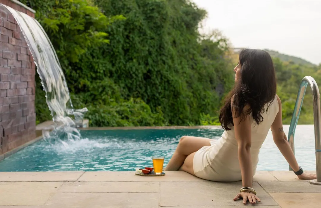 Stayvista'S Sage Scenery - Mountain-View Villa With Infinity Pool & Terrace-1