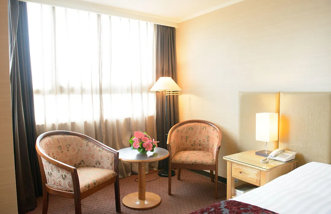 Golden Tulip Zhong Xin Hotel Taichung-1