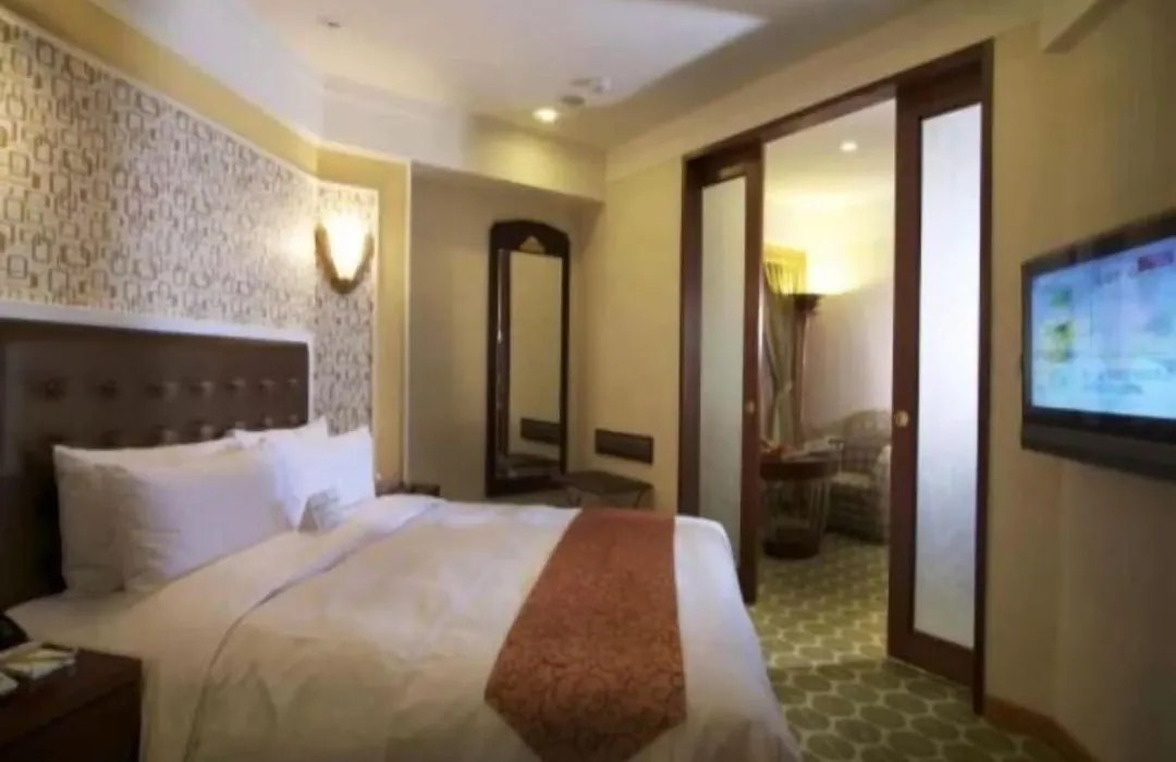 Royal Palace Hotel-1